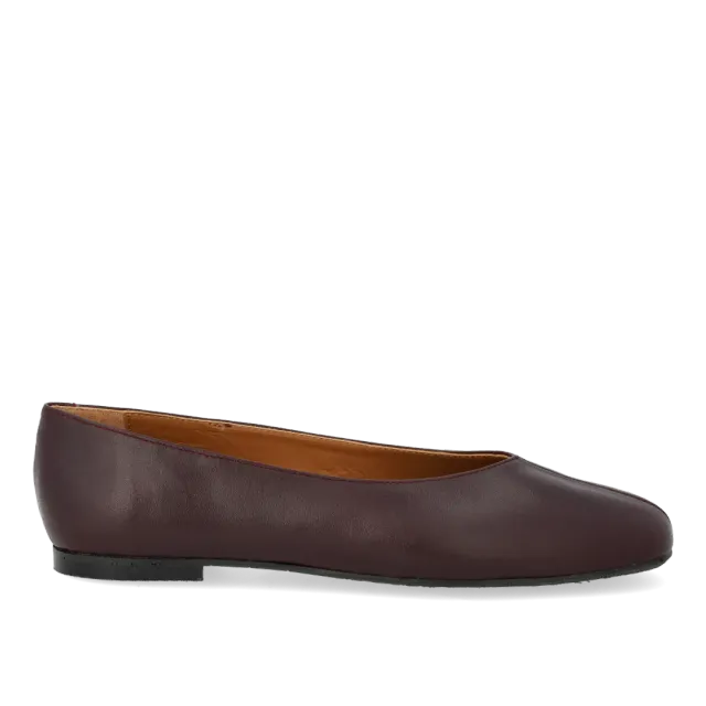 Angulus Ballerine couture centrée cuir bout carré